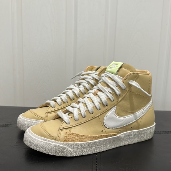 Nike sneakers - Picture 7 of 8